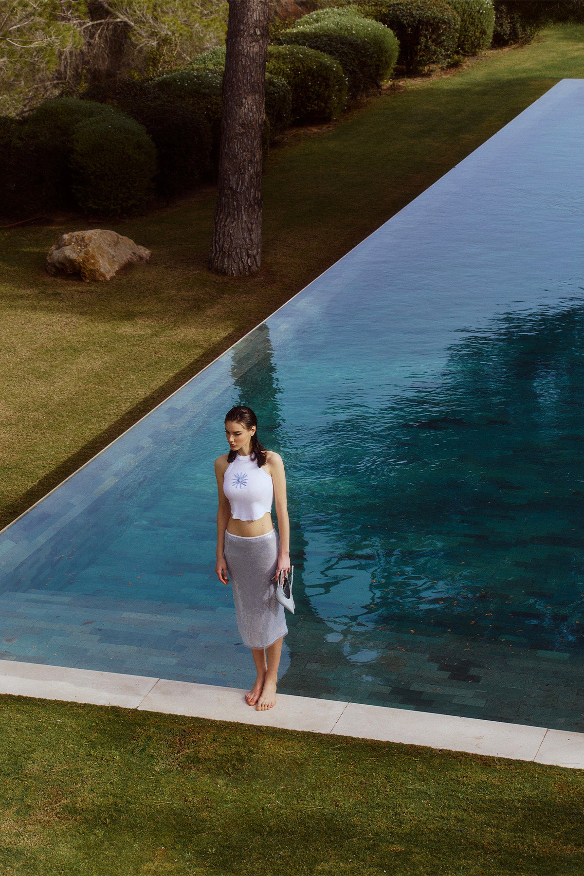 THE WATER SKIRT